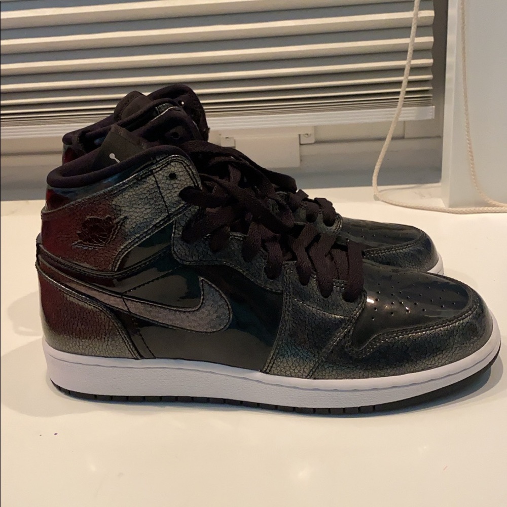 Jordan 1 Retro Black Patent anti gravity machines